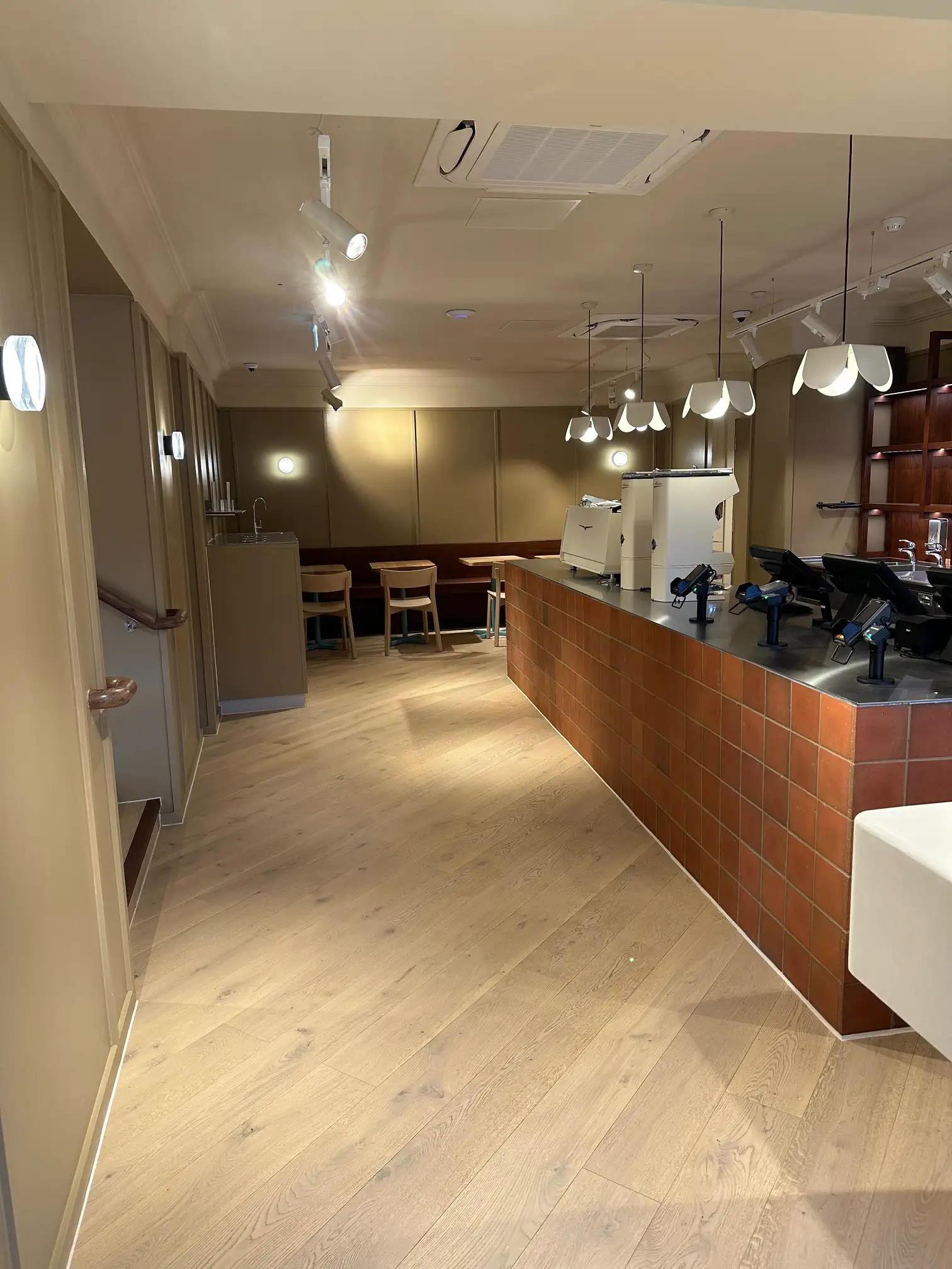 Gail's Buxton - Image 4
