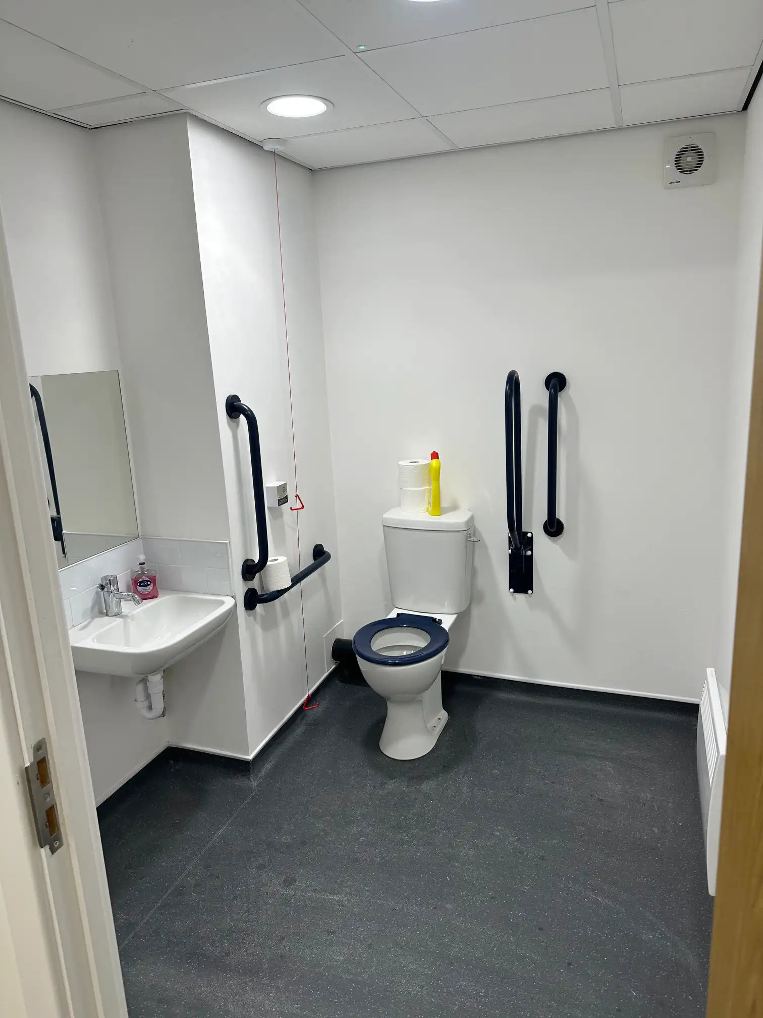 Self-storage contract clean Chesterfield — image 2
